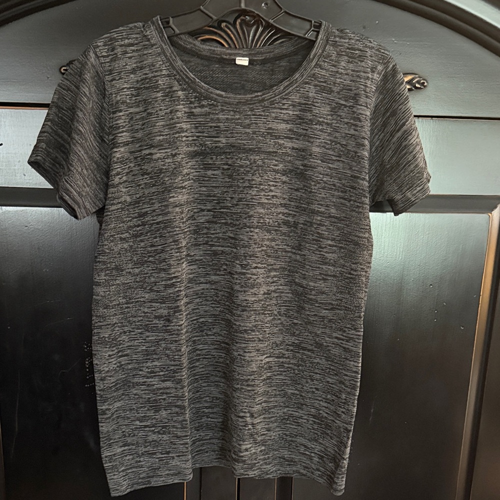 lululemon athletica Charcoal Heather Short Sleeve Tee